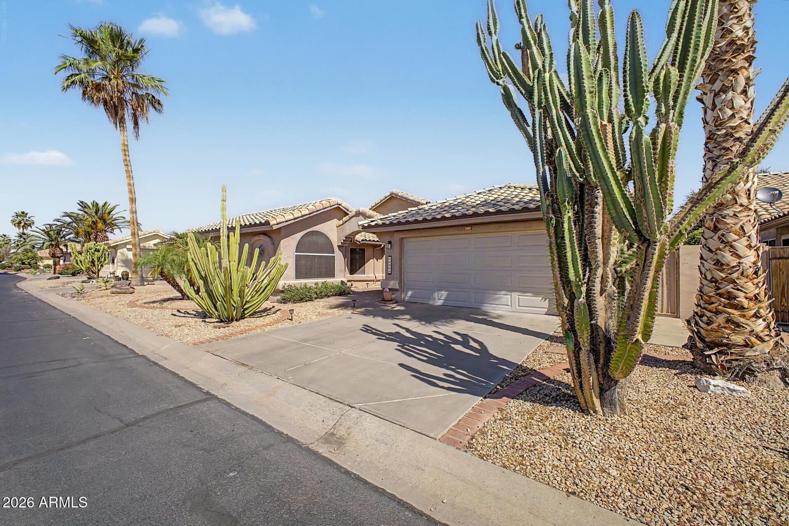 14574 W Bison Path, Surprise, AZ 85374 — photo 3 of 52