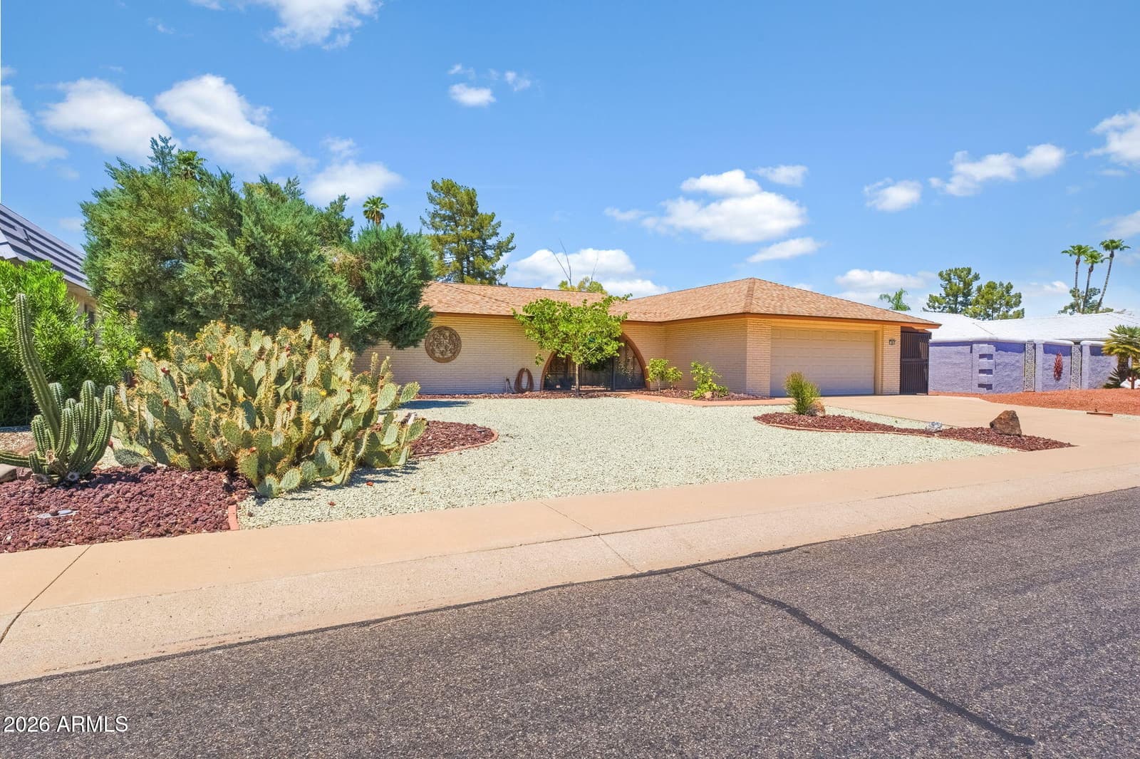 9810 W Lindgren Avenue, Sun City, AZ 85373 — photo 3 of 37