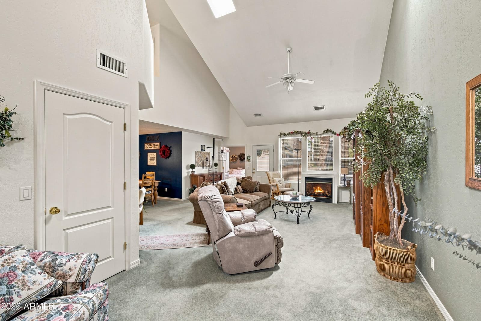 1797 W Camelot Drive, Flagstaff, AZ 86001 — photo 5 of 33