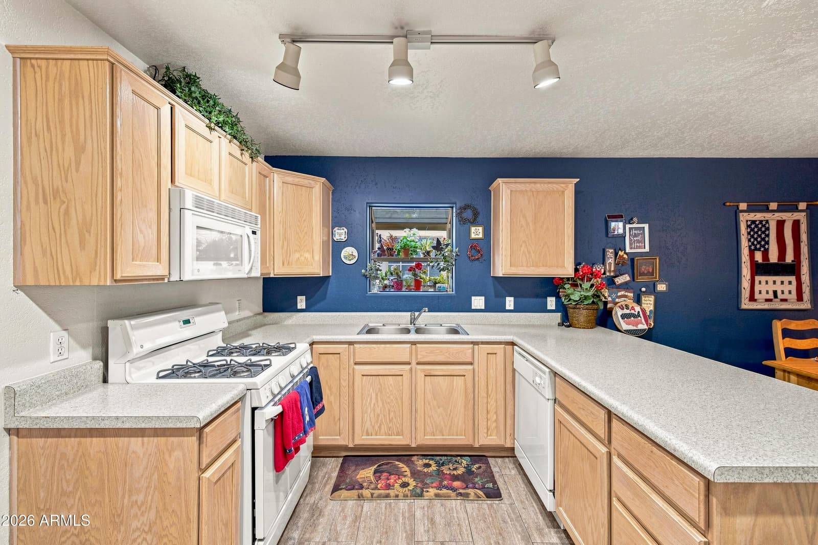 1797 W Camelot Drive, Flagstaff, AZ 86001 — photo 12 of 33