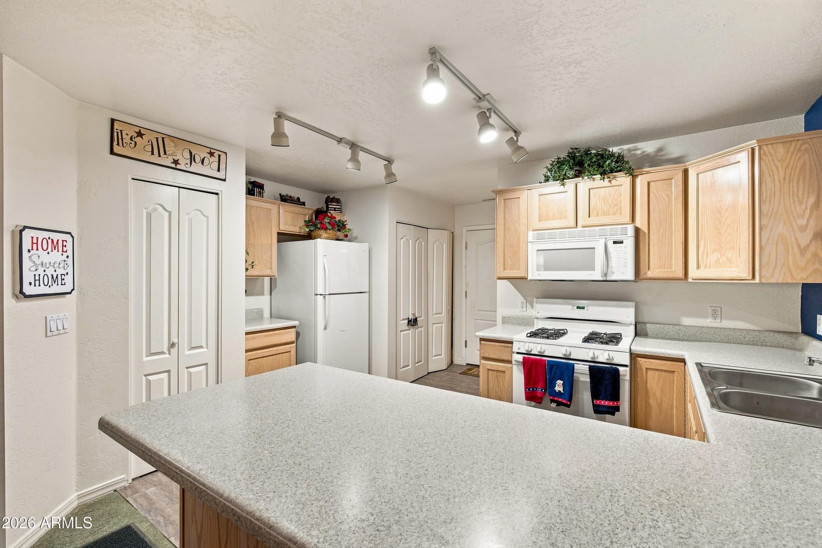 1797 W Camelot Drive, Flagstaff, AZ 86001 — photo 15 of 33