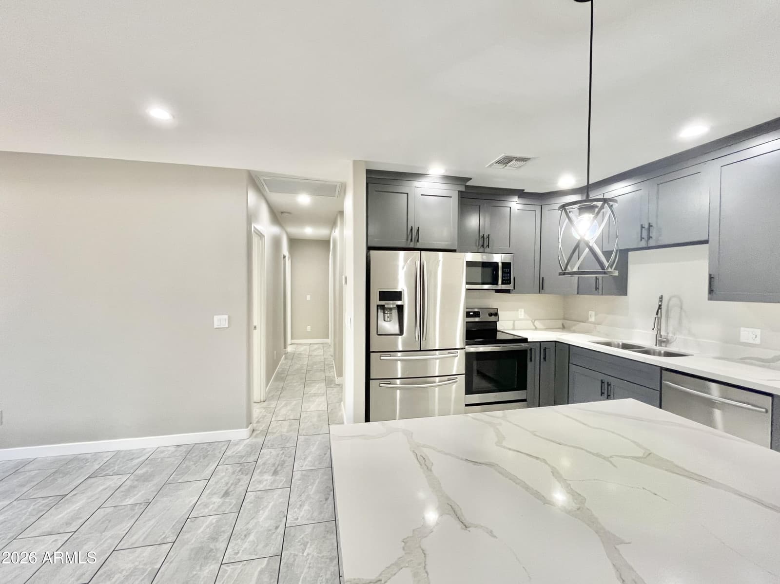 5211 N 8th Place, Phoenix, AZ 85014 — photo 10 of 39
