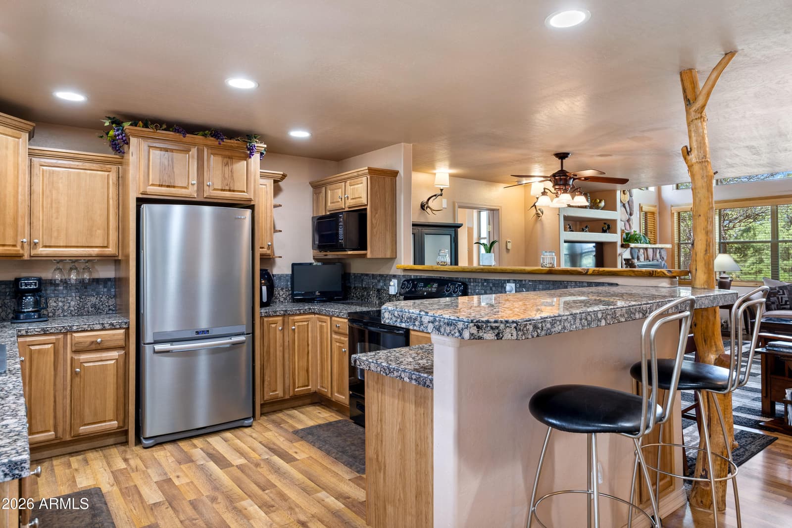 2253 Cross Country Road, Overgaard, AZ 85933 — photo 12 of 35
