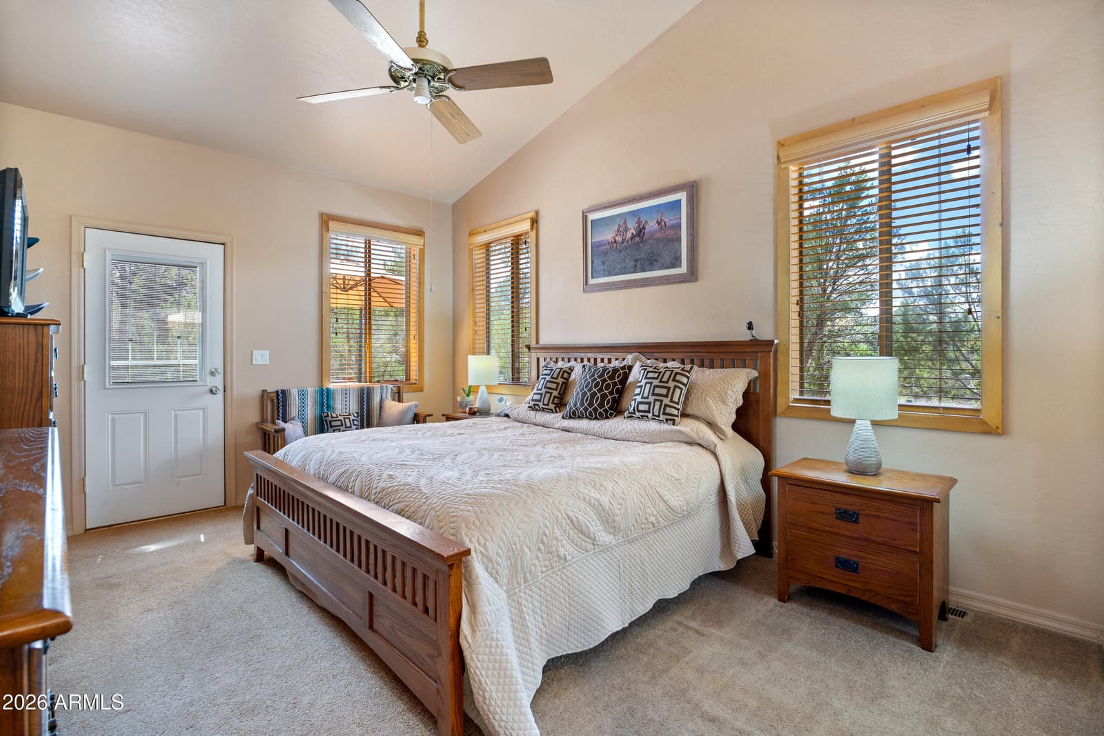 2253 Cross Country Road, Overgaard, AZ 85933 — photo 14 of 35