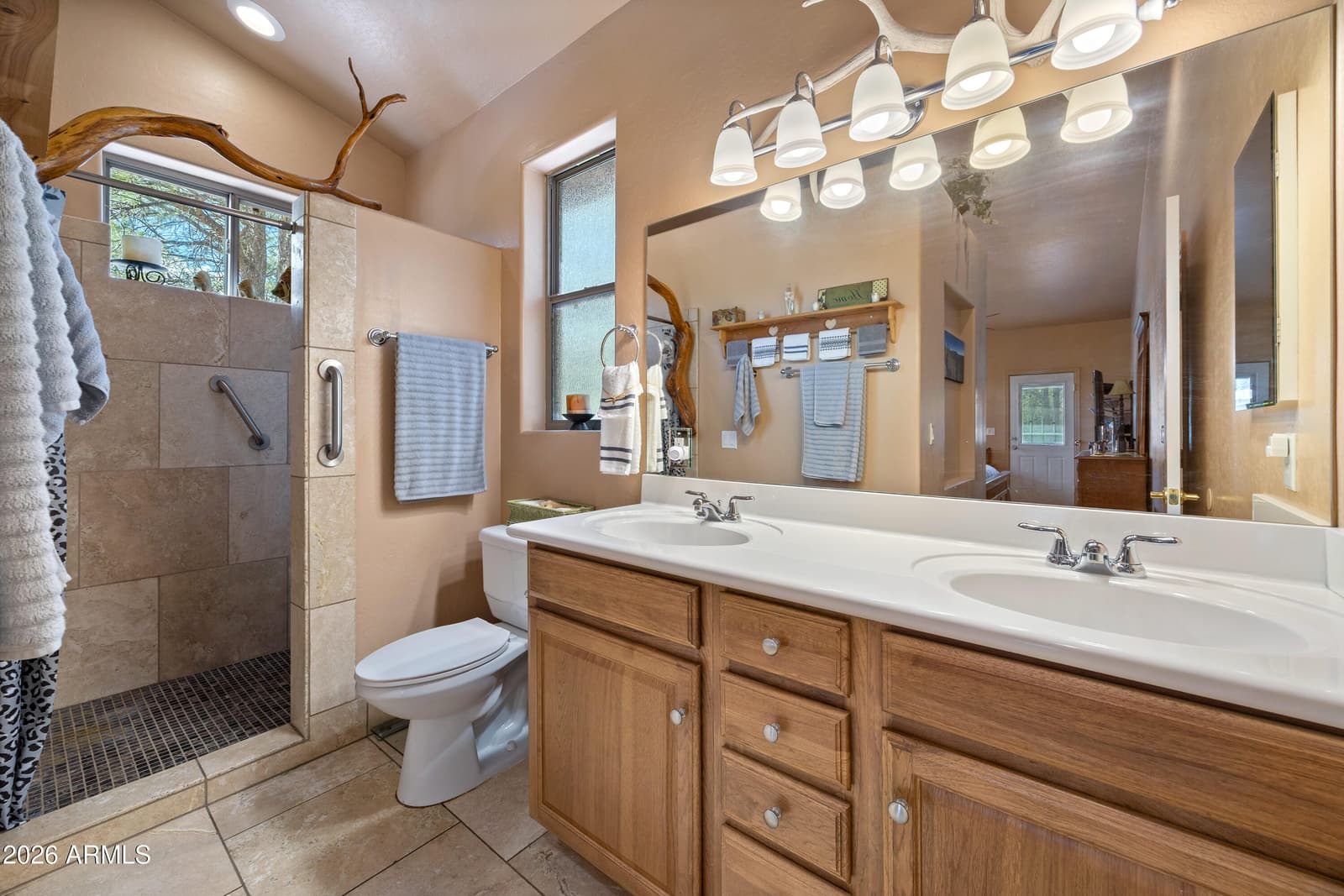 2253 Cross Country Road, Overgaard, AZ 85933 — photo 16 of 35