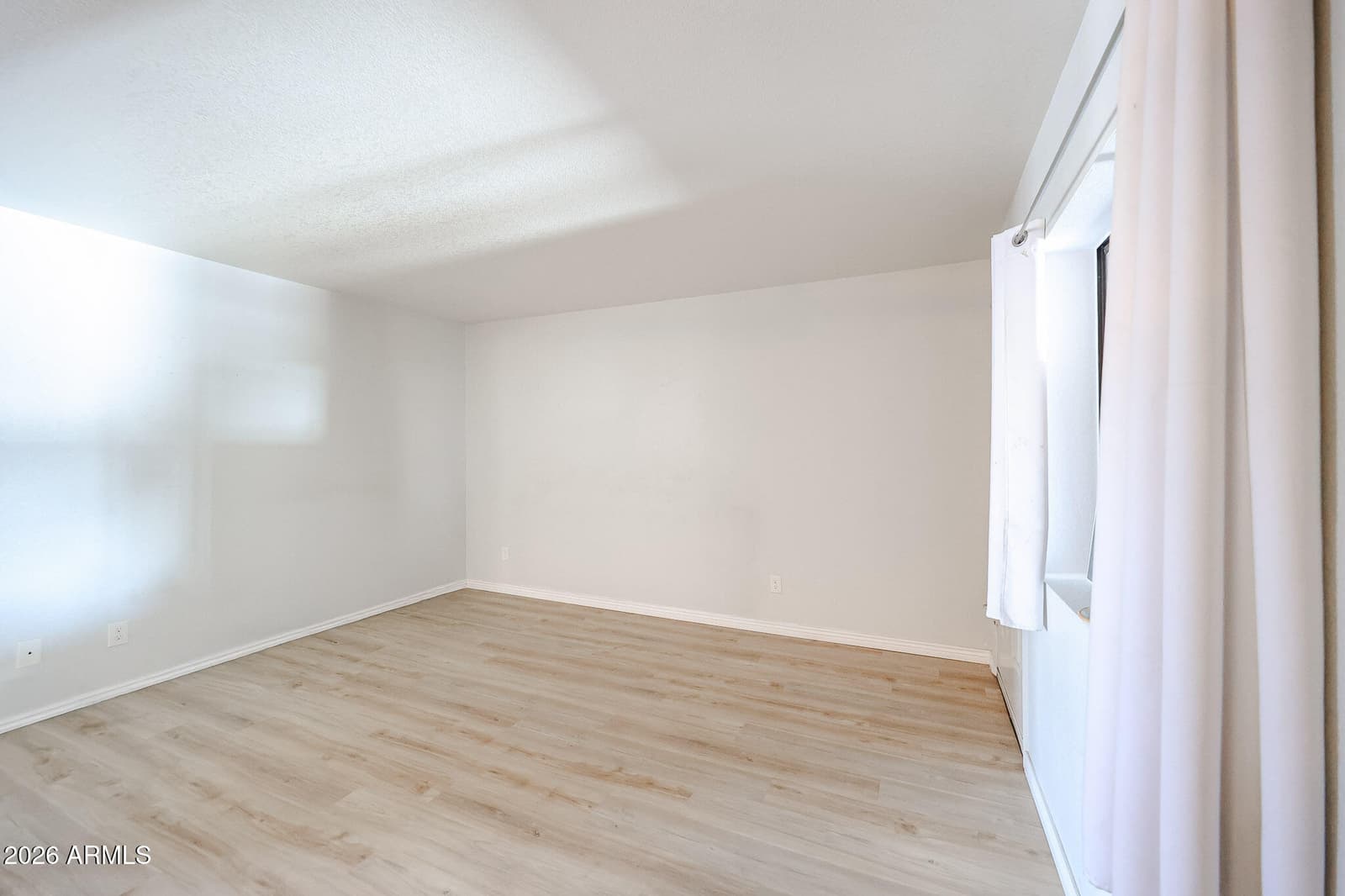 17 E Ruth Avenue 202, Phoenix, AZ 85020 — photo 4 of 19