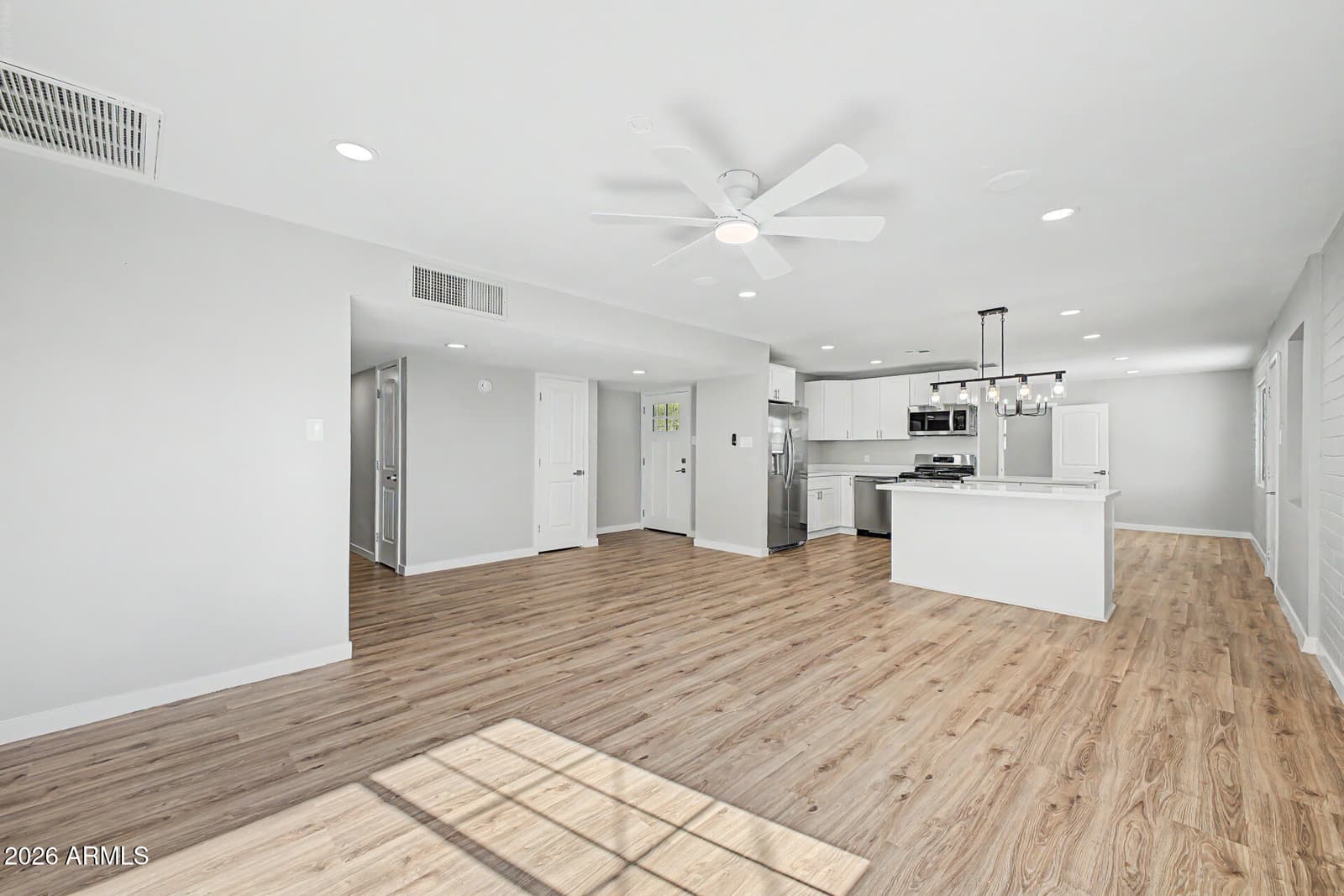 4620 N 53rd Avenue, Phoenix, AZ 85031 — photo 5 of 37