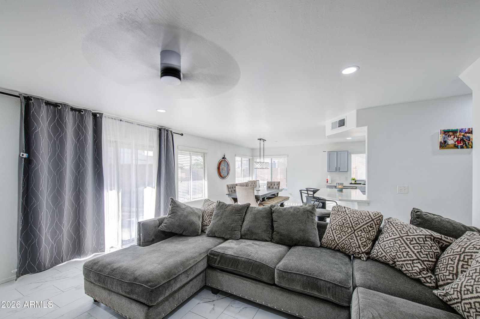 7228 S 42nd Drive, Phoenix, AZ 85041 — photo 12 of 40