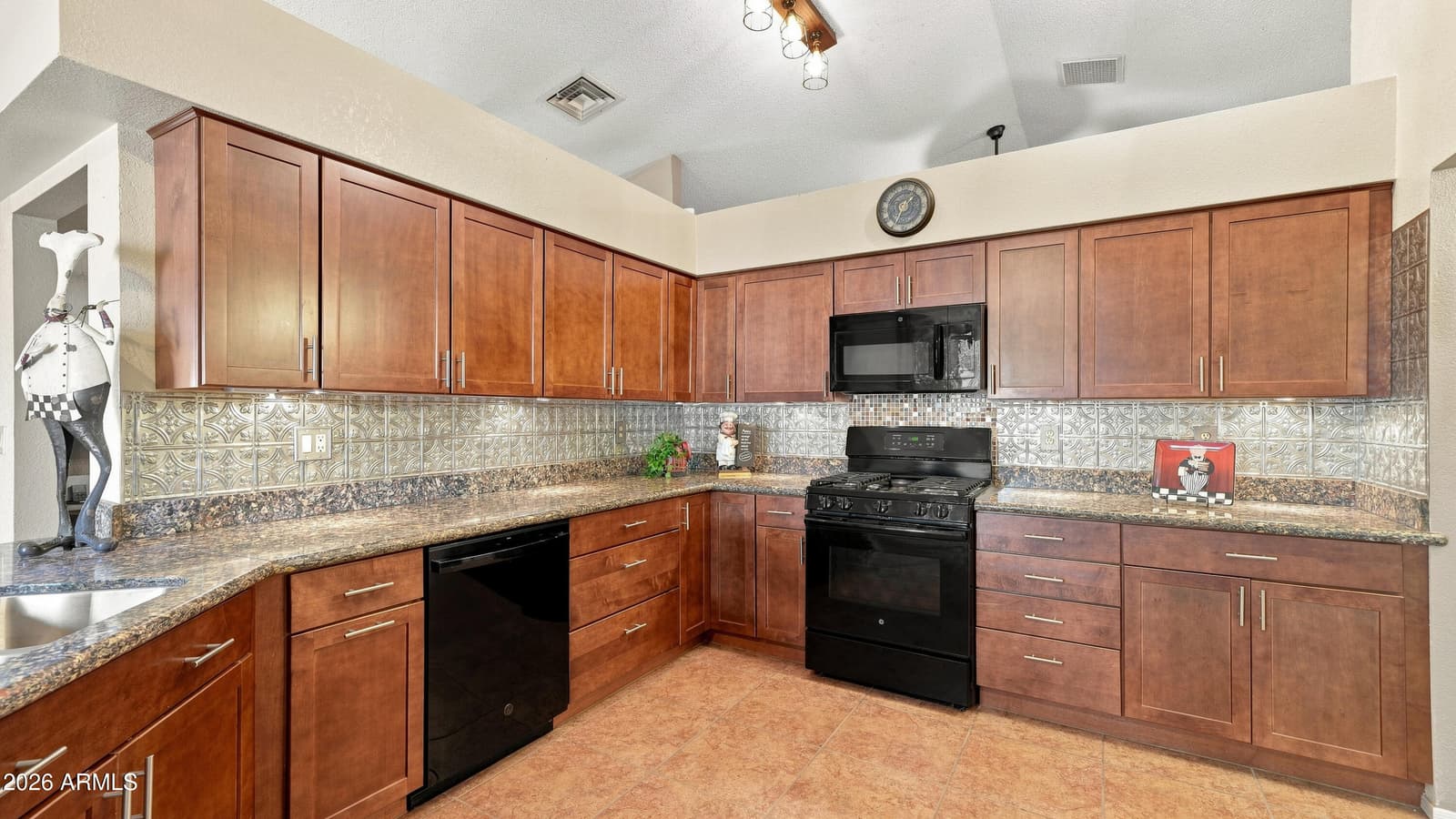 2037 Roselie Way, Sierra Vista, AZ 85635 — photo 13 of 55