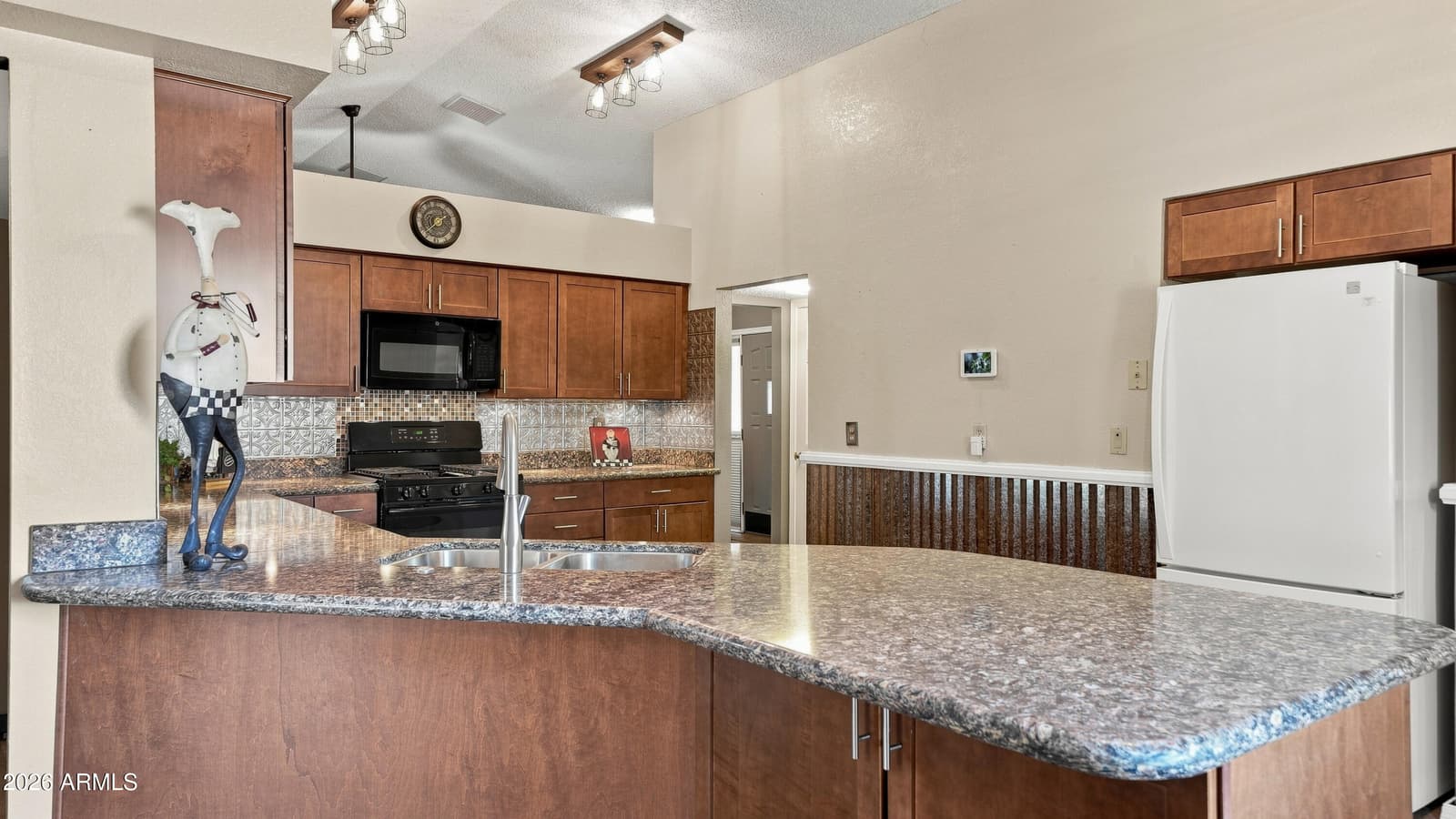 2037 Roselie Way, Sierra Vista, AZ 85635 — photo 18 of 55
