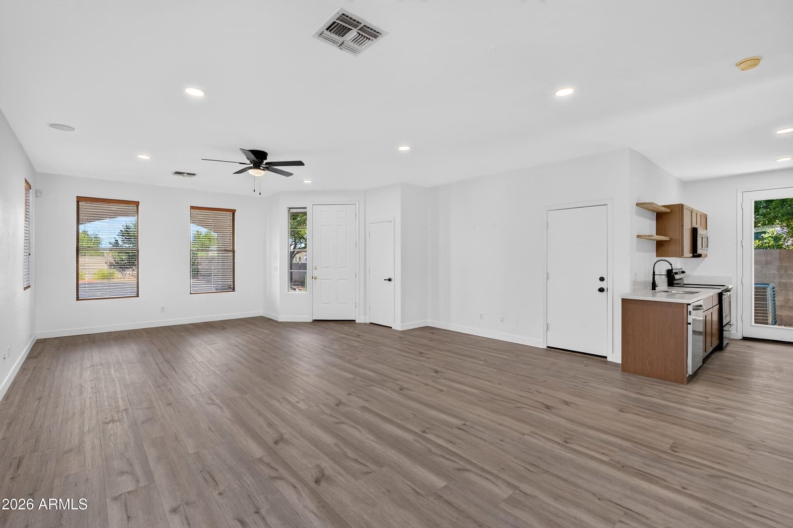1332 S Providence Circle, Mesa, AZ 85209 — photo 5 of 21