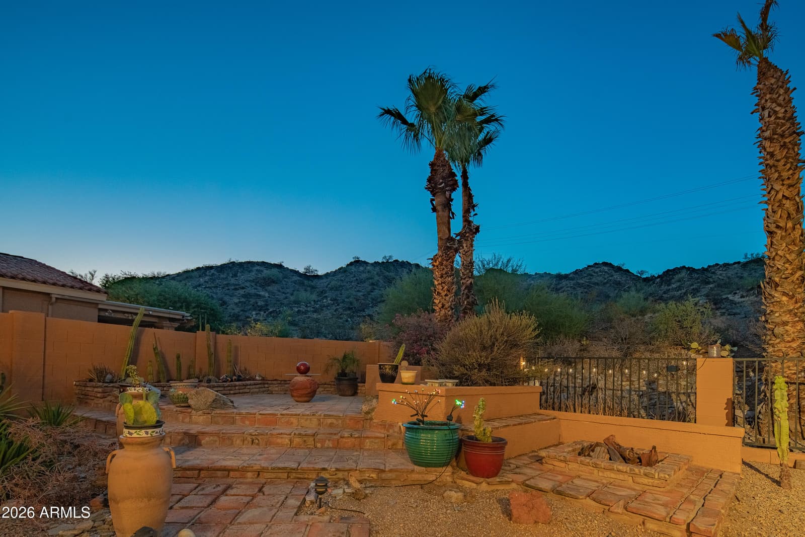 1054 E Shangri La Road, Phoenix, AZ 85020 — photo 28 of 35