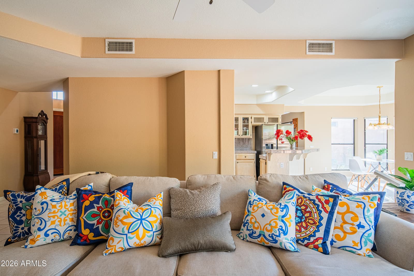 1054 E Shangri La Road, Phoenix, AZ 85020 — photo 10 of 35