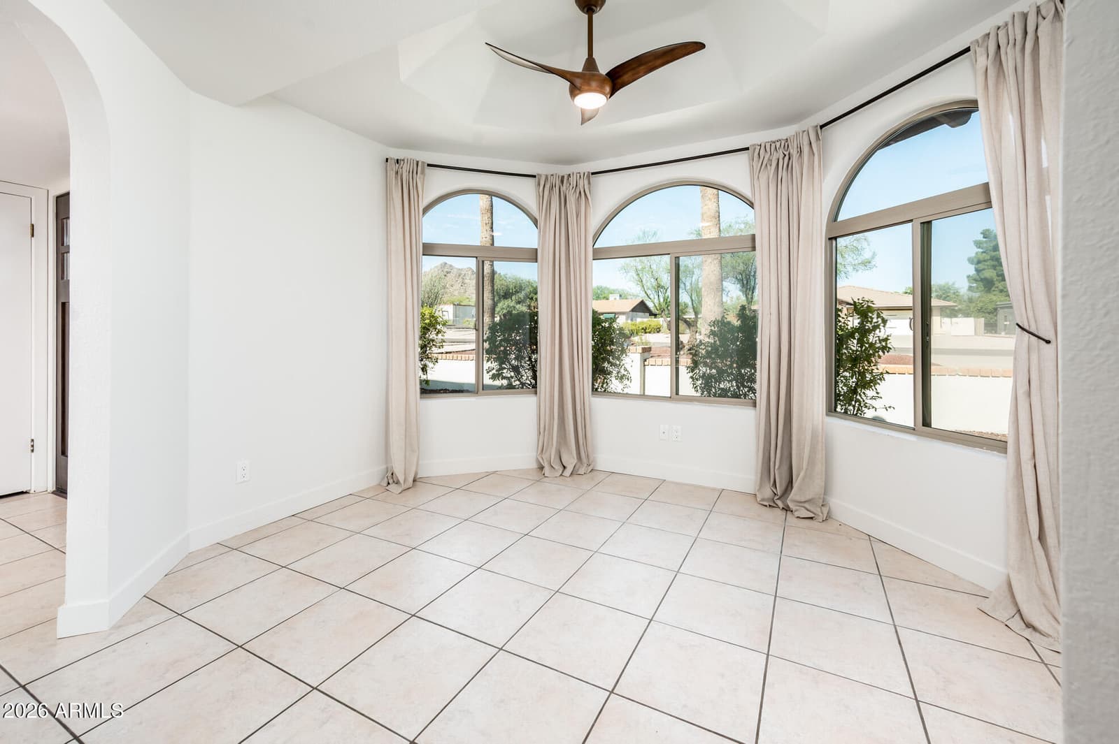 11847 N Bancroft Drive, Phoenix, AZ 85028 — photo 11 of 27