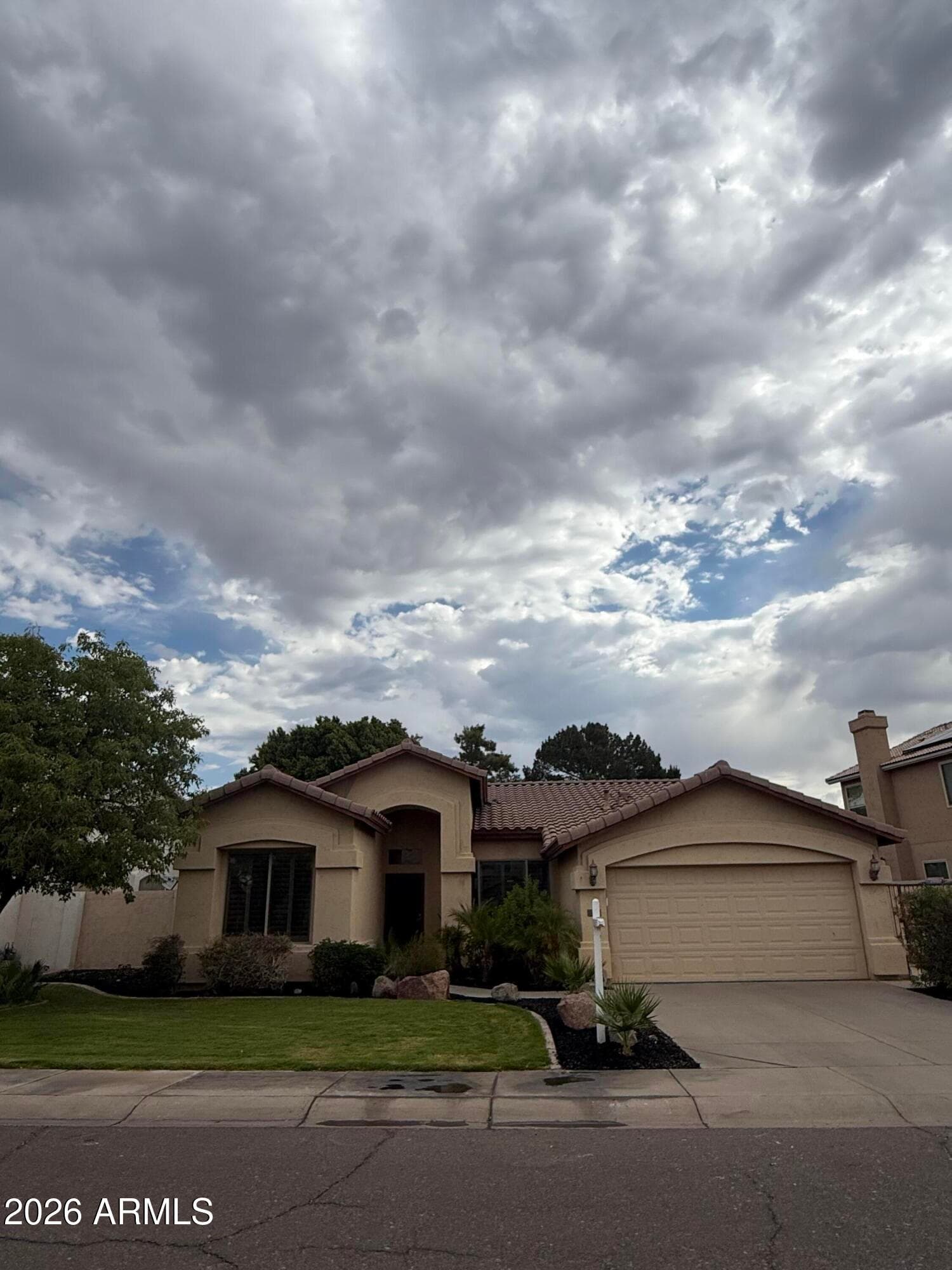 312 W ANGELA Drive, Phoenix, AZ 85023