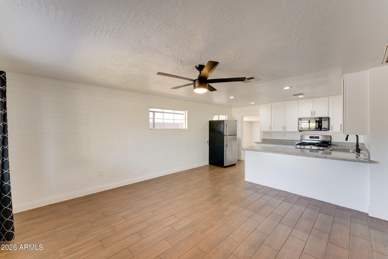 2089 E Don Carlos Avenue, Tempe, AZ 85281 — photo 9 of 34