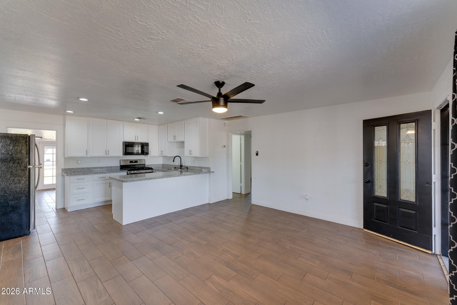 2089 E Don Carlos Avenue, Tempe, AZ 85281 — photo 10 of 34