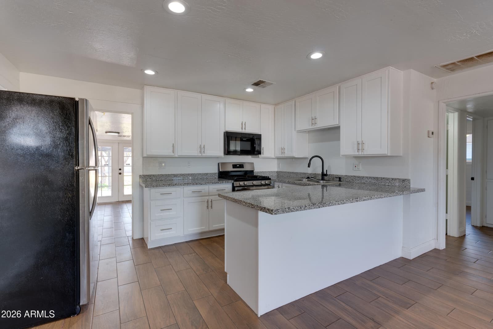 2089 E Don Carlos Avenue, Tempe, AZ 85281 — photo 12 of 34