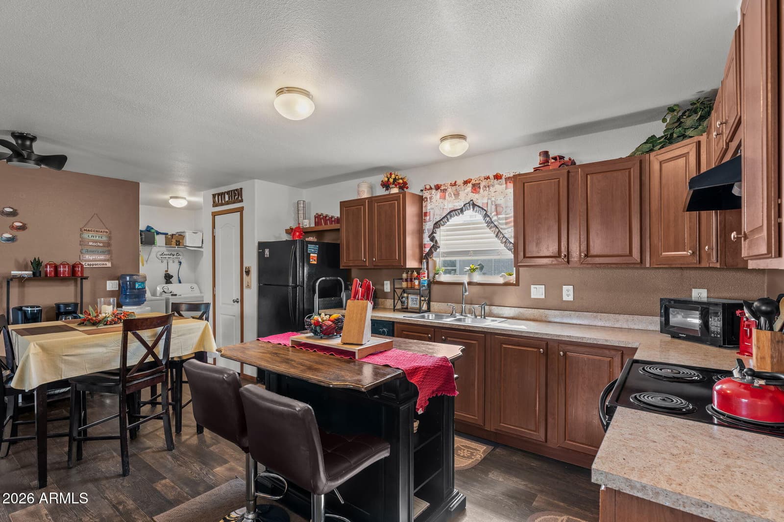 512 W Claessens Drive, Morristown, AZ 85342 — photo 7 of 23