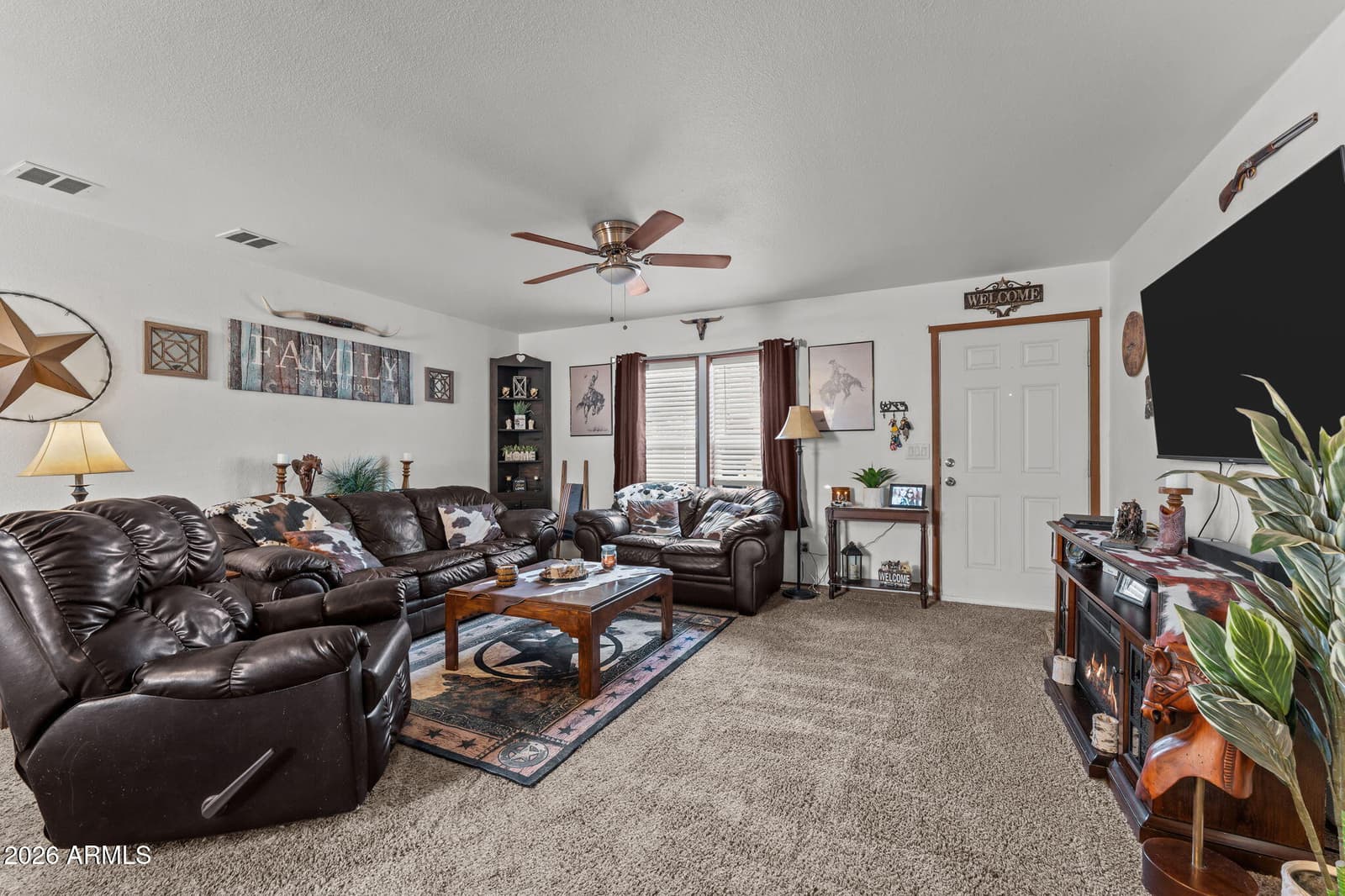512 W Claessens Drive, Morristown, AZ 85342 — photo 4 of 23