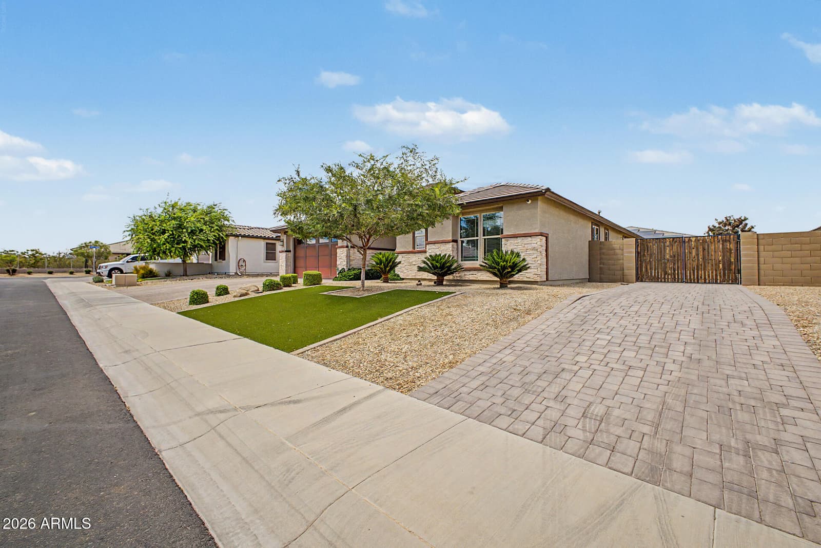 12542 W Krall Court, Glendale, AZ 85307 — photo 2 of 57