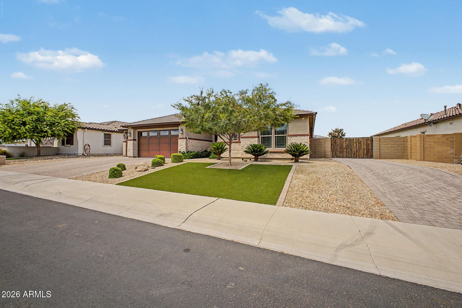 12542 W Krall Court, Glendale, AZ 85307 — photo 4 of 57