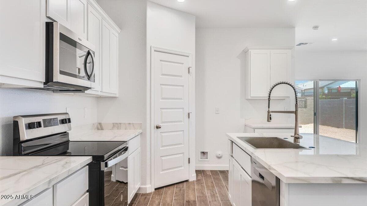 2883 W Sonrisa Avenue, Apache Junction, AZ 85120 — photo 4 of 69