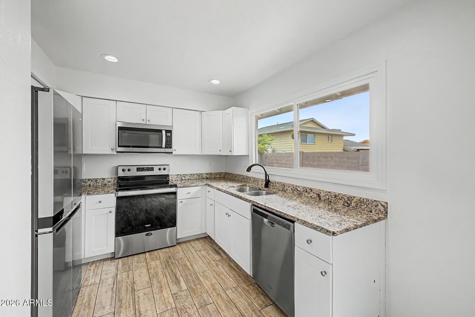 3529 W Acapulco Lane, Phoenix, AZ 85053 — photo 10 of 27