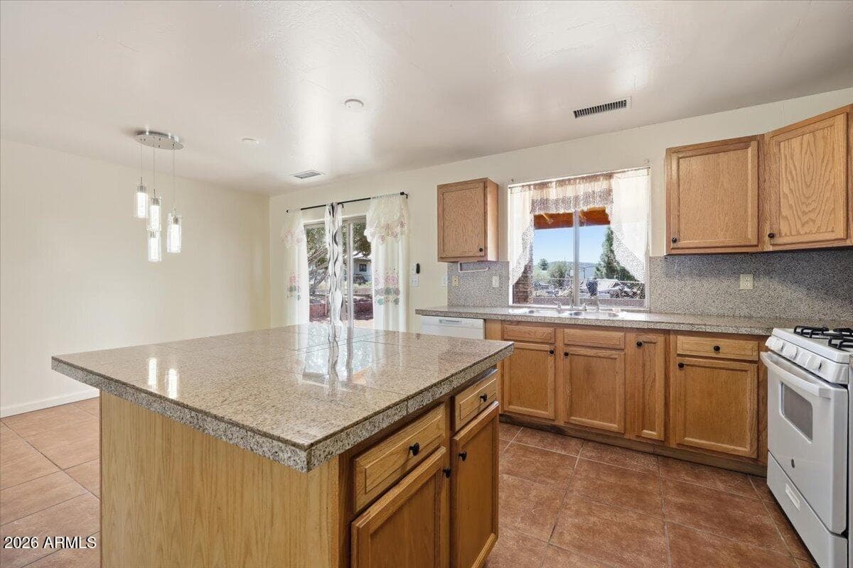 4735 E Valley Lane, Rimrock, AZ 86335 — photo 4 of 27