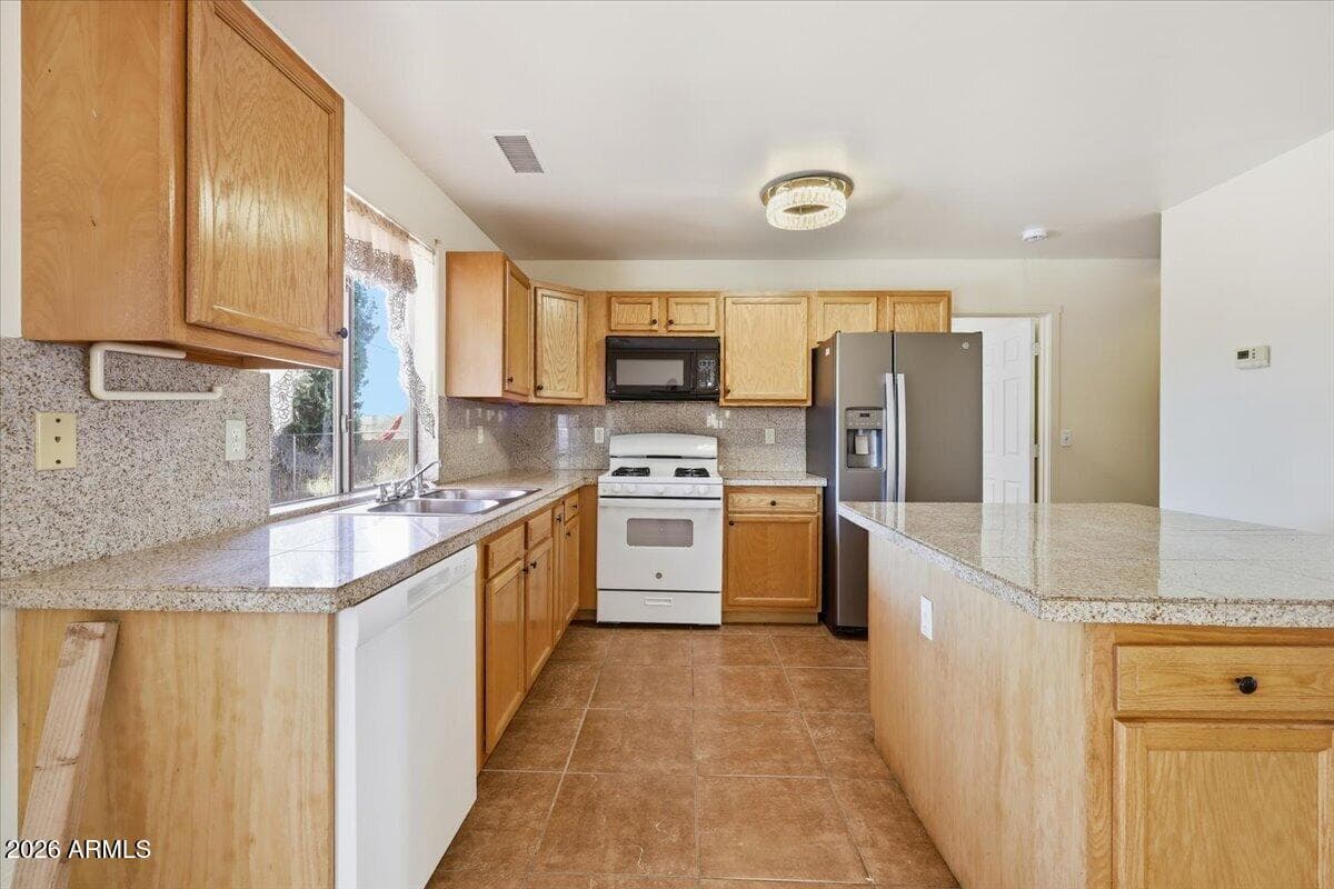 4735 E Valley Lane, Rimrock, AZ 86335 — photo 6 of 27