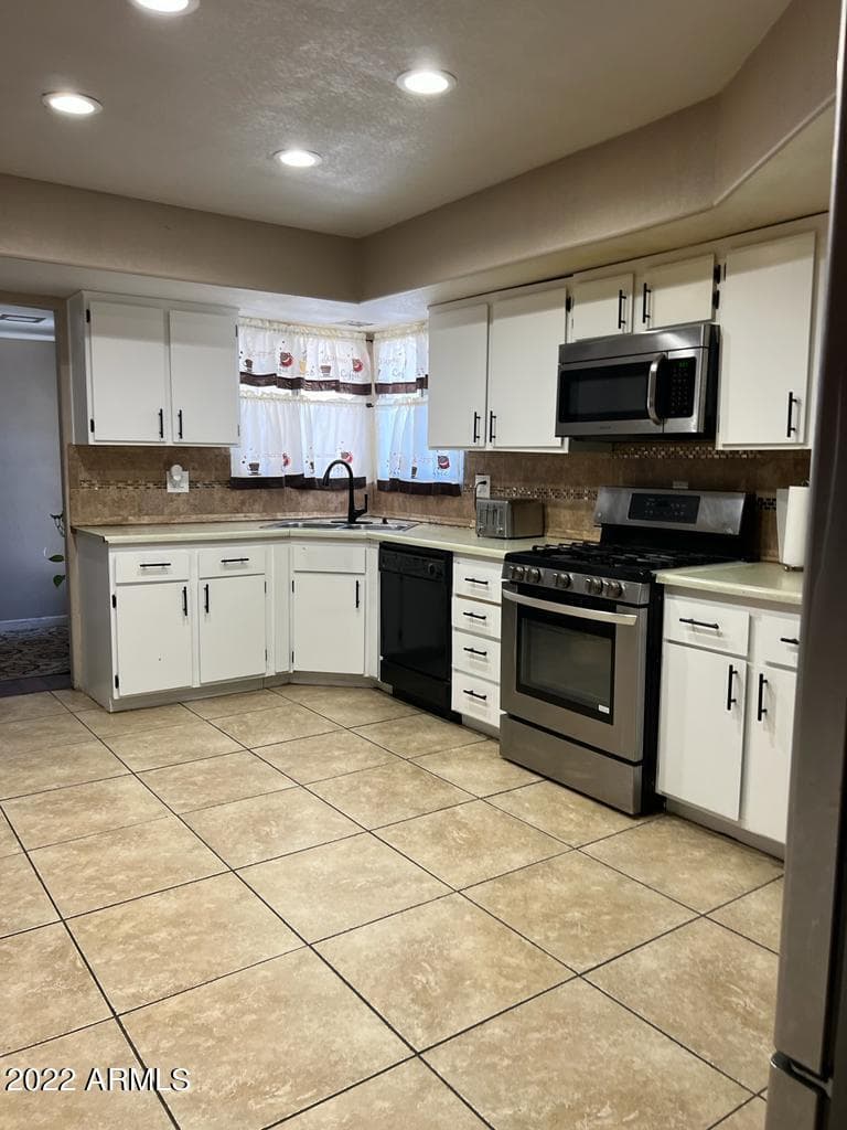 14027 N 33rd Drive, Phoenix, AZ 85053 — photo 4 of 39