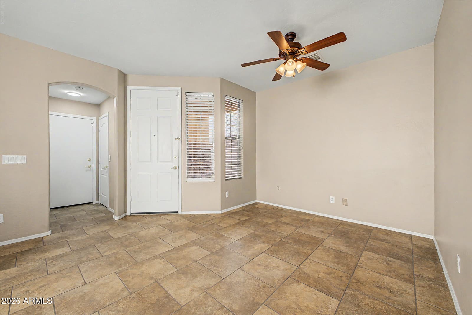 111 E Cottonwood Lane, Phoenix, AZ 85048 — photo 7 of 39