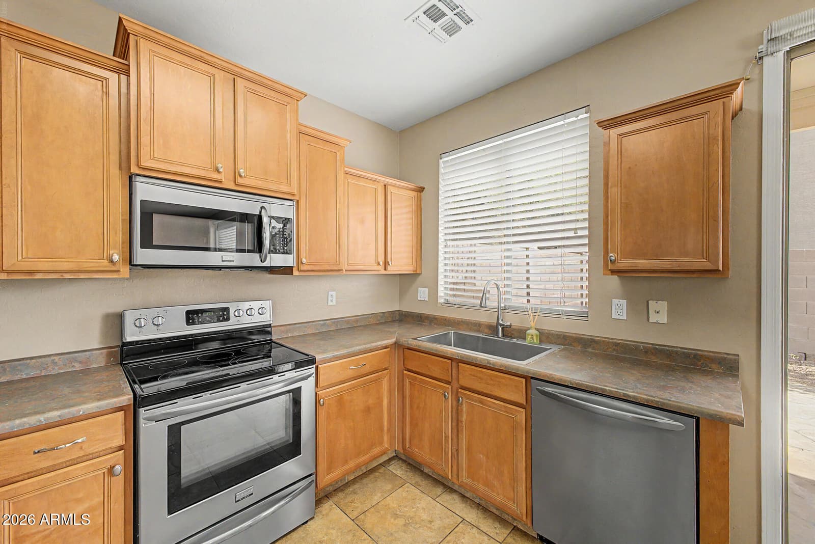 111 E Cottonwood Lane, Phoenix, AZ 85048 — photo 14 of 39