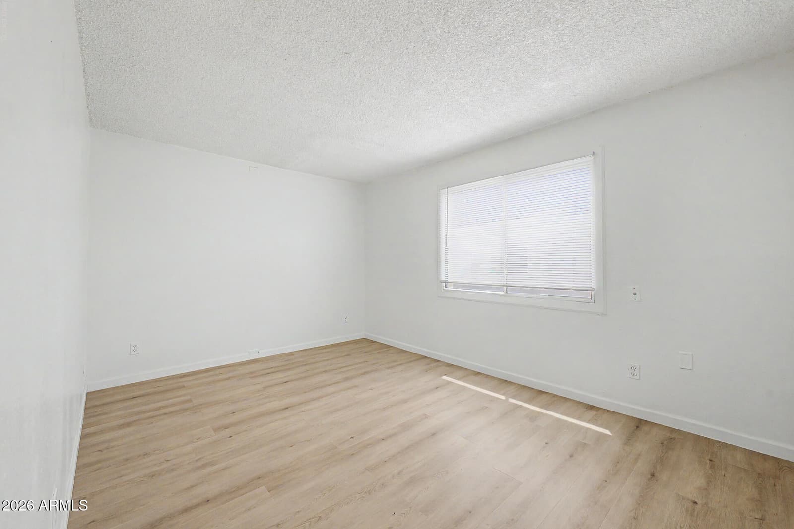 4051 W Reade Avenue, Phoenix, AZ 85019 — photo 9 of 17