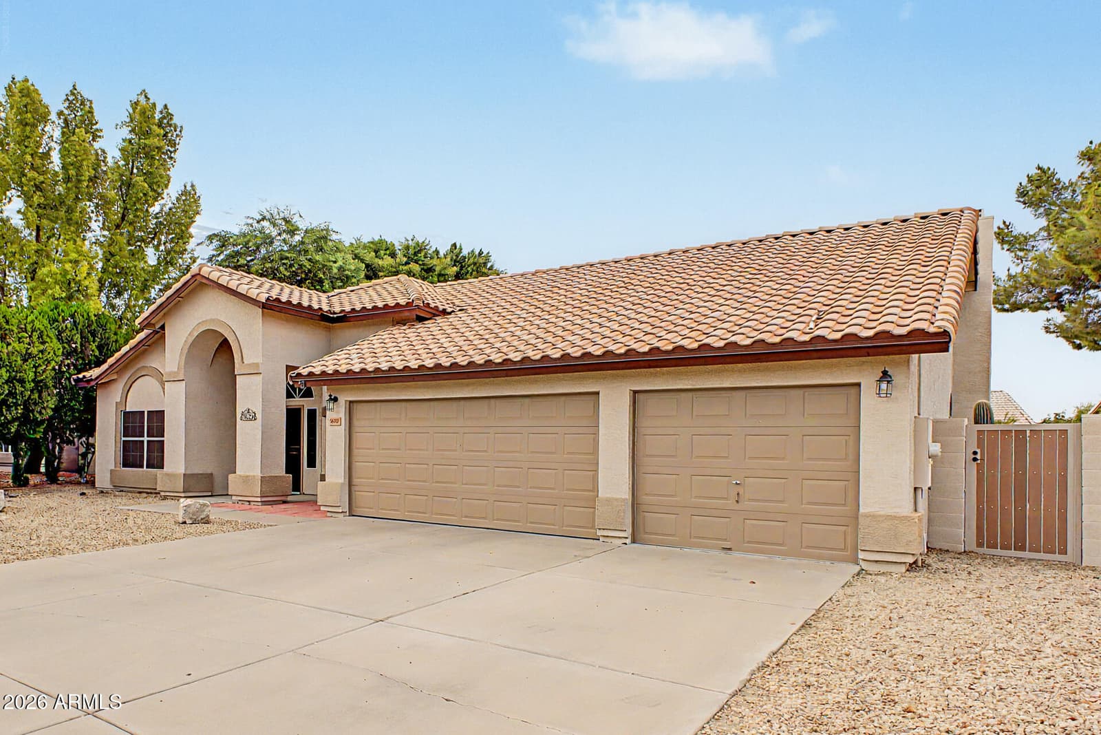 7639 W Crocus Drive, Peoria, AZ 85381 — photo 3 of 41