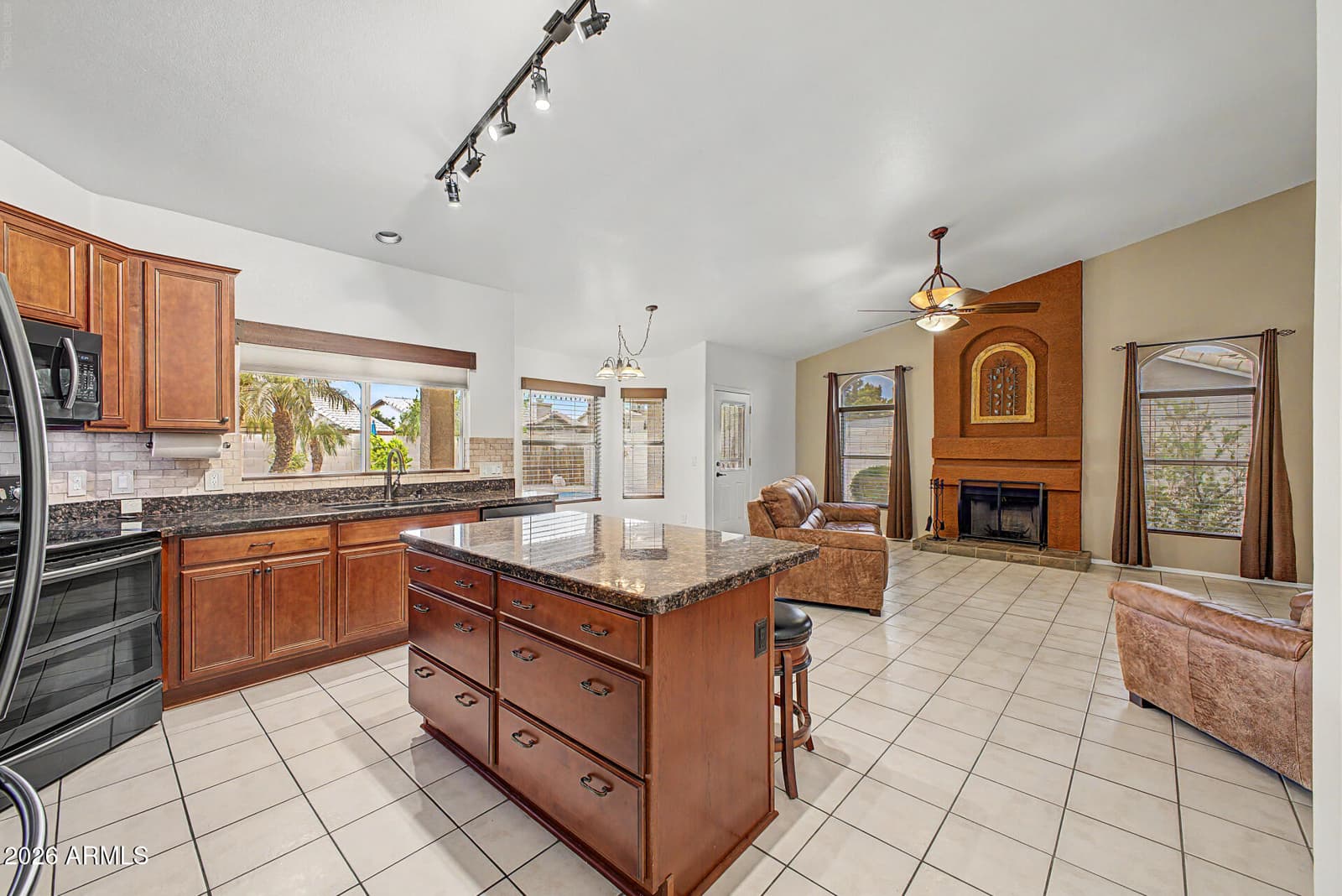 7639 W Crocus Drive, Peoria, AZ 85381 — photo 14 of 41