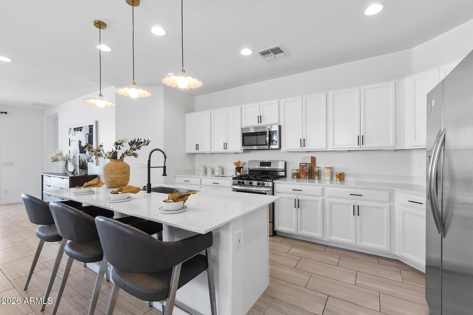 1232 E Irwin Avenue, Phoenix, AZ 85042 — photo 3 of 49
