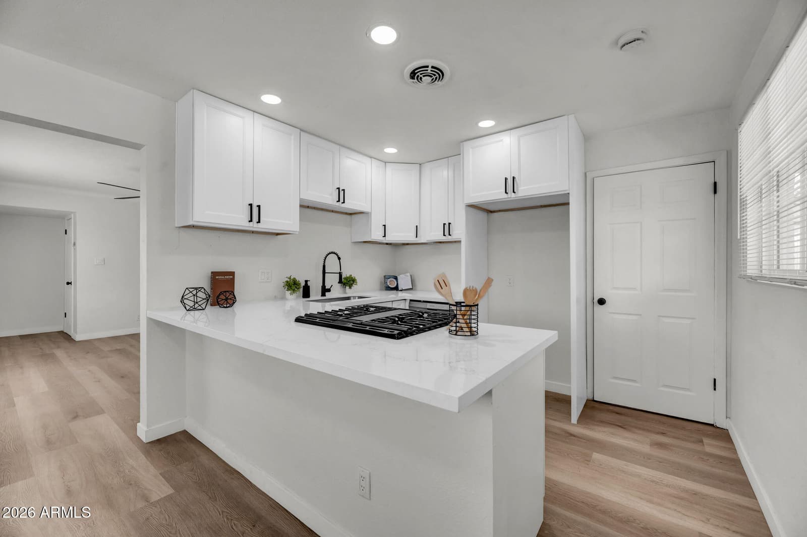 2866 W Diana Avenue, Phoenix, AZ 85051 — photo 12 of 24
