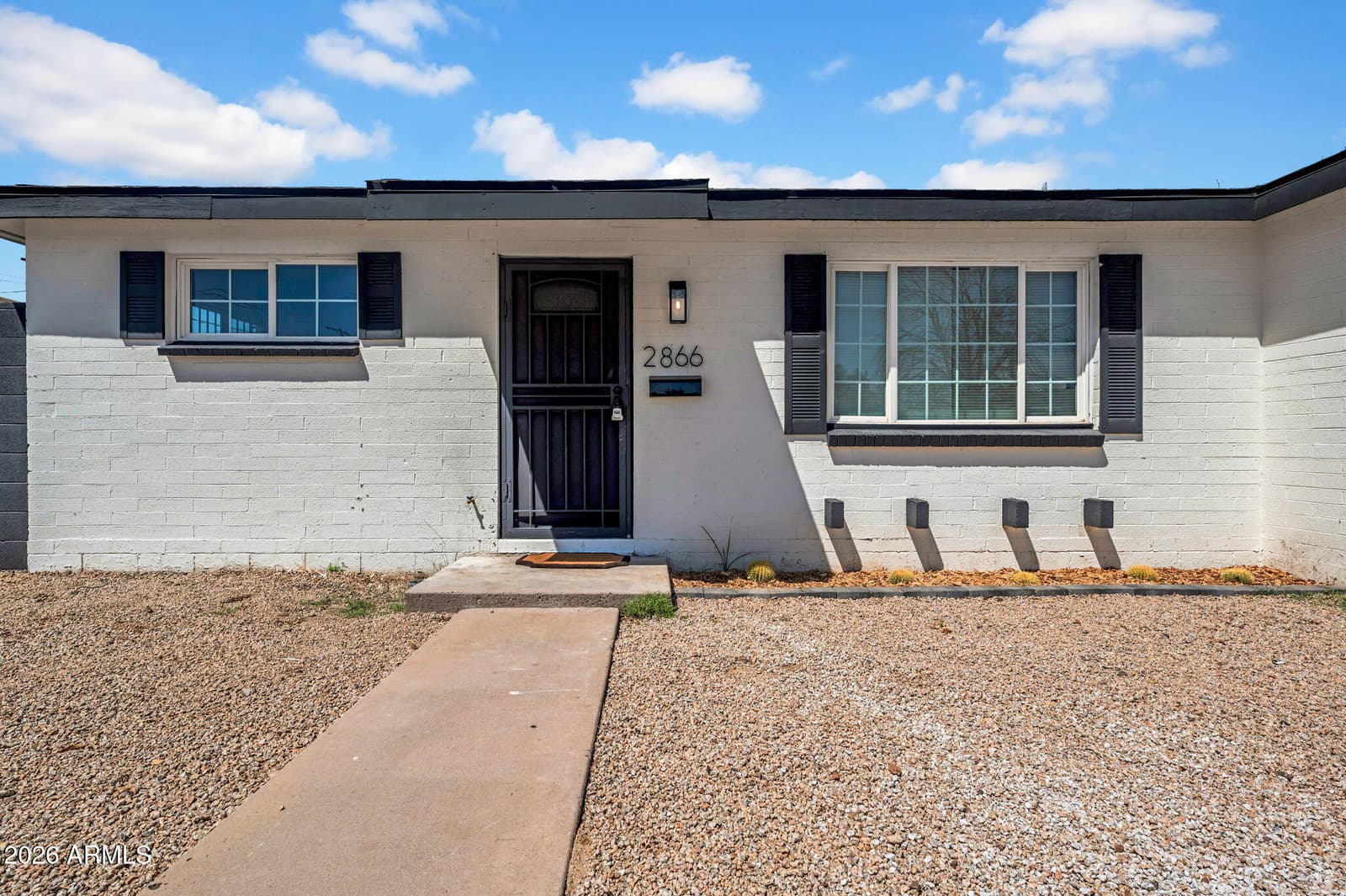 2866 W Diana Avenue, Phoenix, AZ 85051 — photo 4 of 24