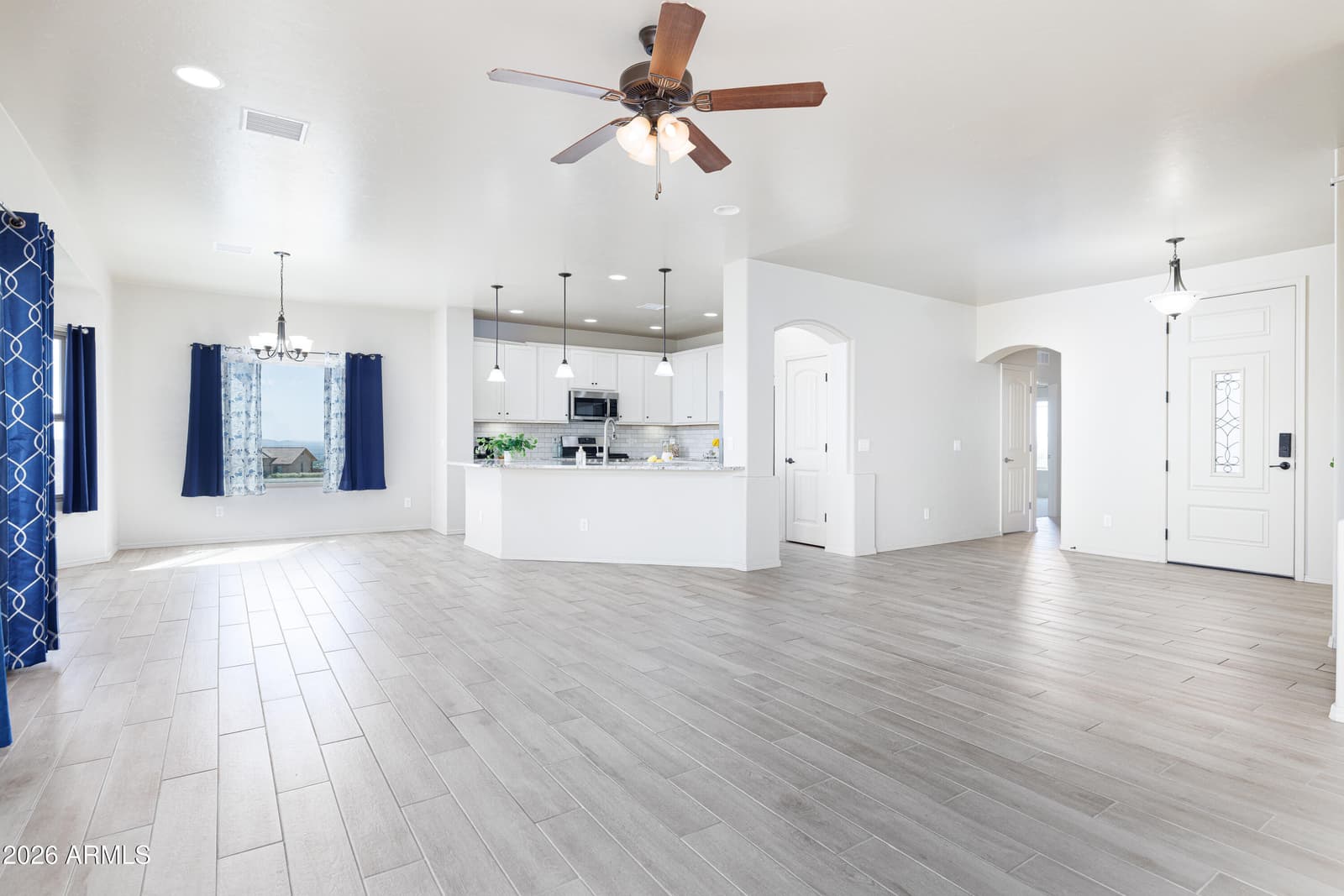 6647 E Big Spur Circle, Hereford, AZ 85615 — photo 8 of 30