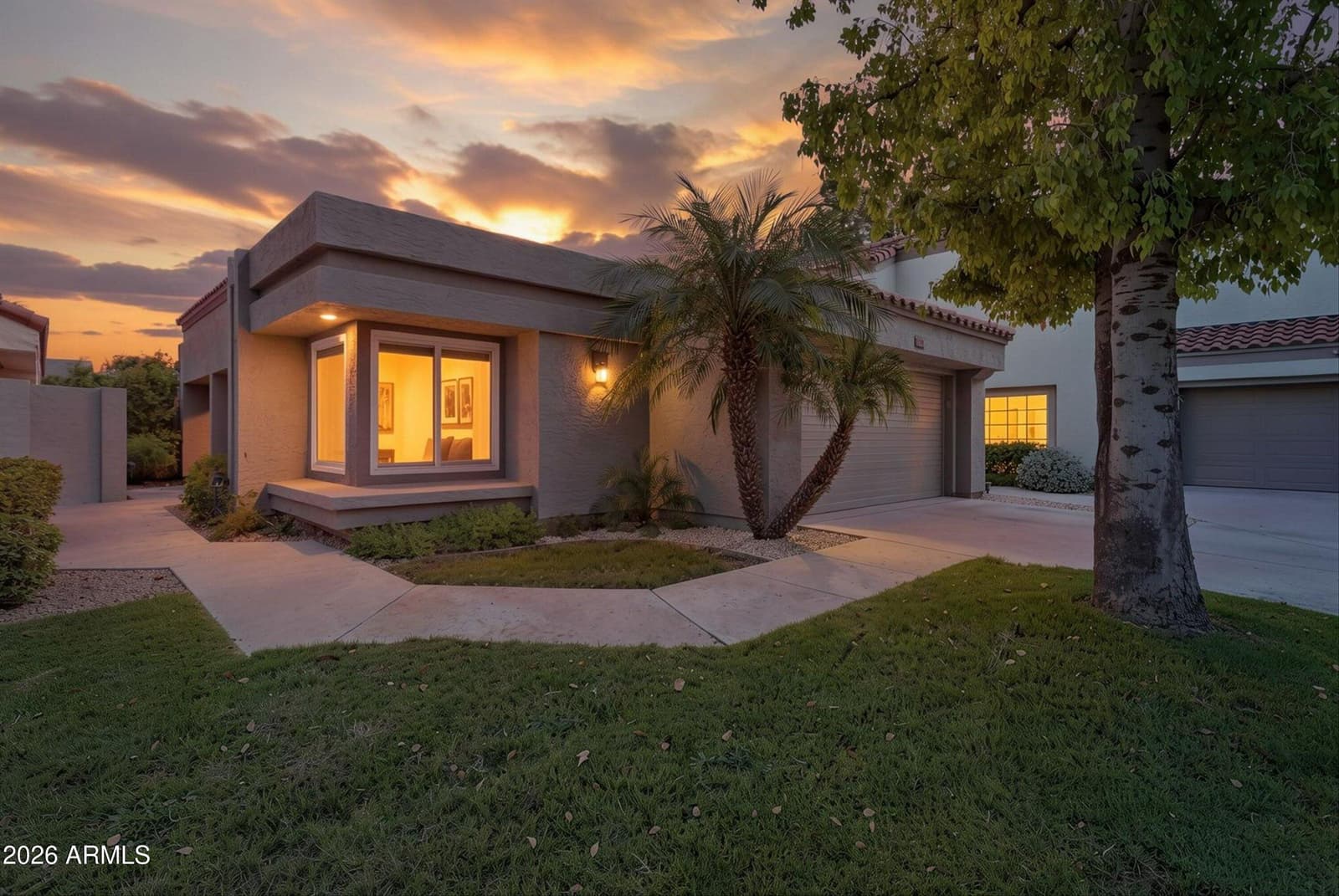 12005 N 40th Way, Phoenix, AZ 85028 — photo 4 of 40