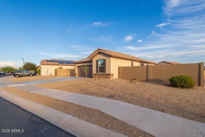16833 W Moreland Street, Goodyear, AZ 85338 — photo 3 of 45