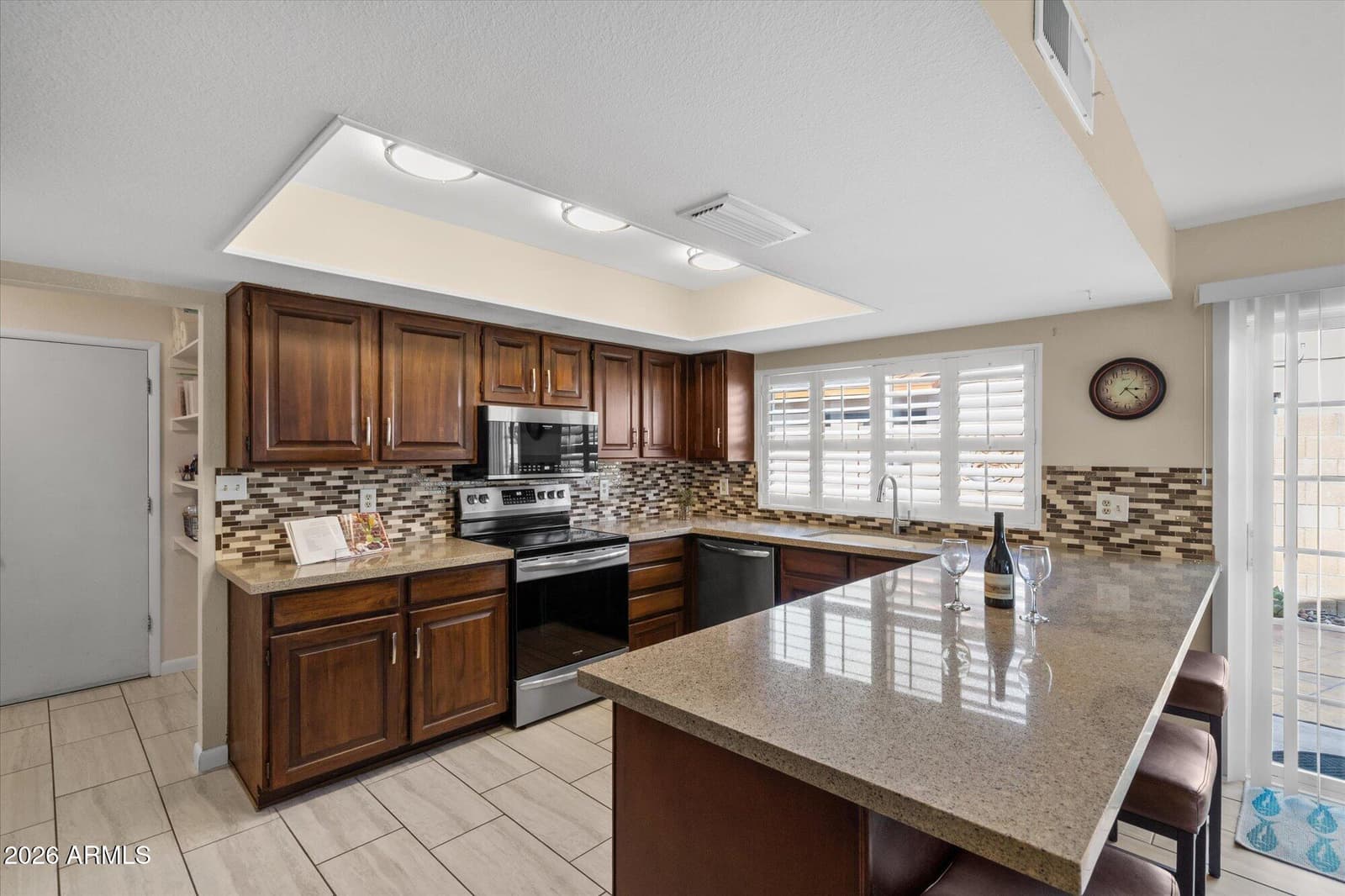 4933 W Onyx Avenue, Glendale, AZ 85302 — photo 8 of 26