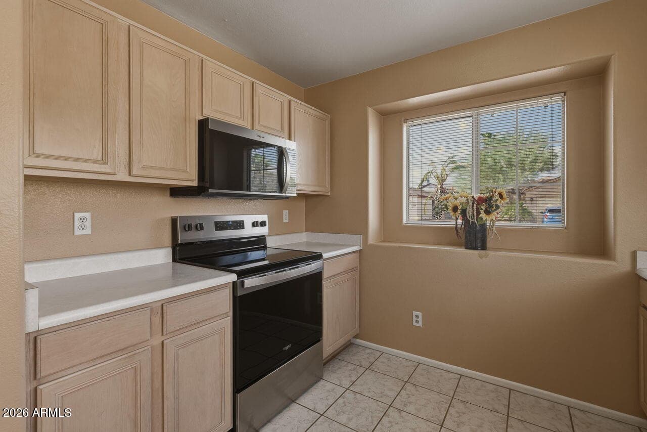 4053 W Villa Linda Drive, Glendale, AZ 85310 — photo 11 of 55