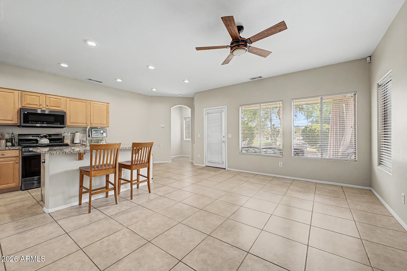 1820 S 84th Drive, Tolleson, AZ 85353 — photo 12 of 31