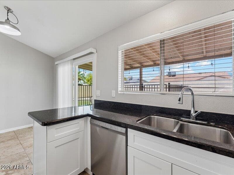 7522 W Highland Avenue, Phoenix, AZ 85033 — photo 8 of 20