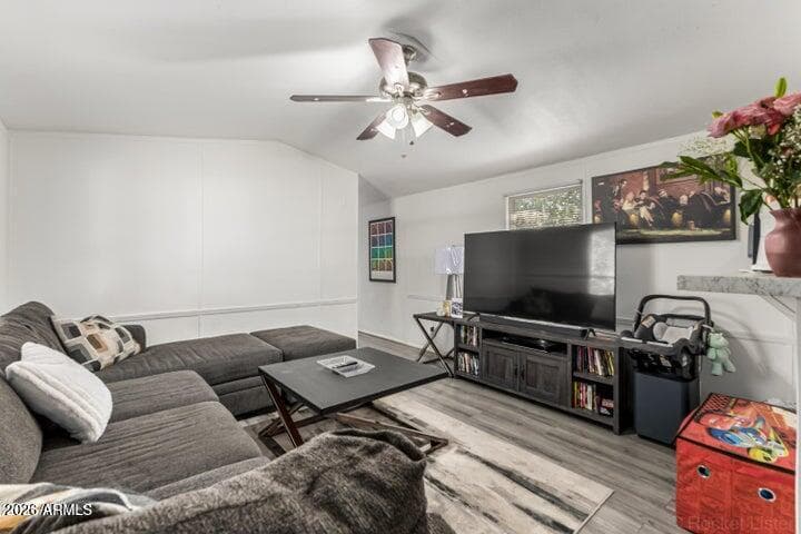 8427 W Glendale Avenue 15, Glendale, AZ 85305 — photo 4 of 18