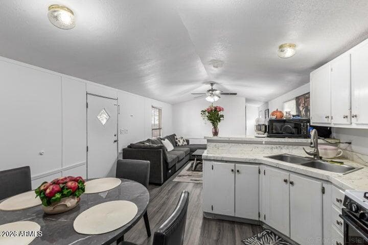 8427 W Glendale Avenue 15, Glendale, AZ 85305 — photo 9 of 18