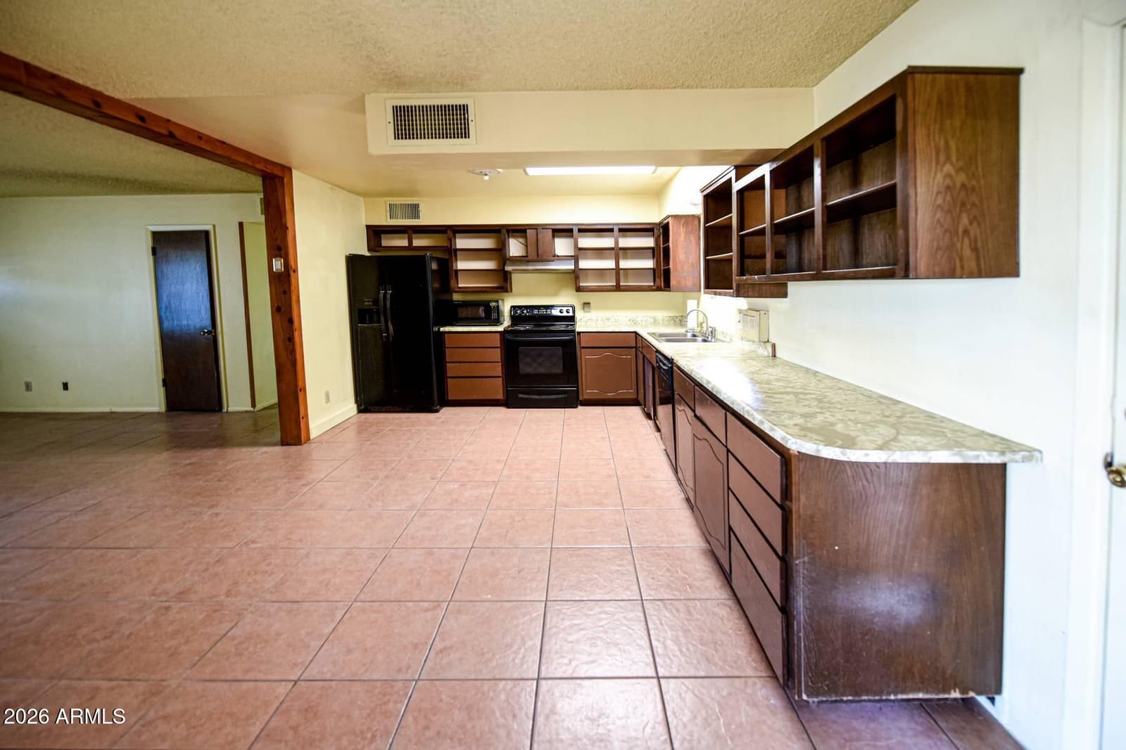 8440 S Springfield Road, Globe, AZ 85501 — photo 9 of 47