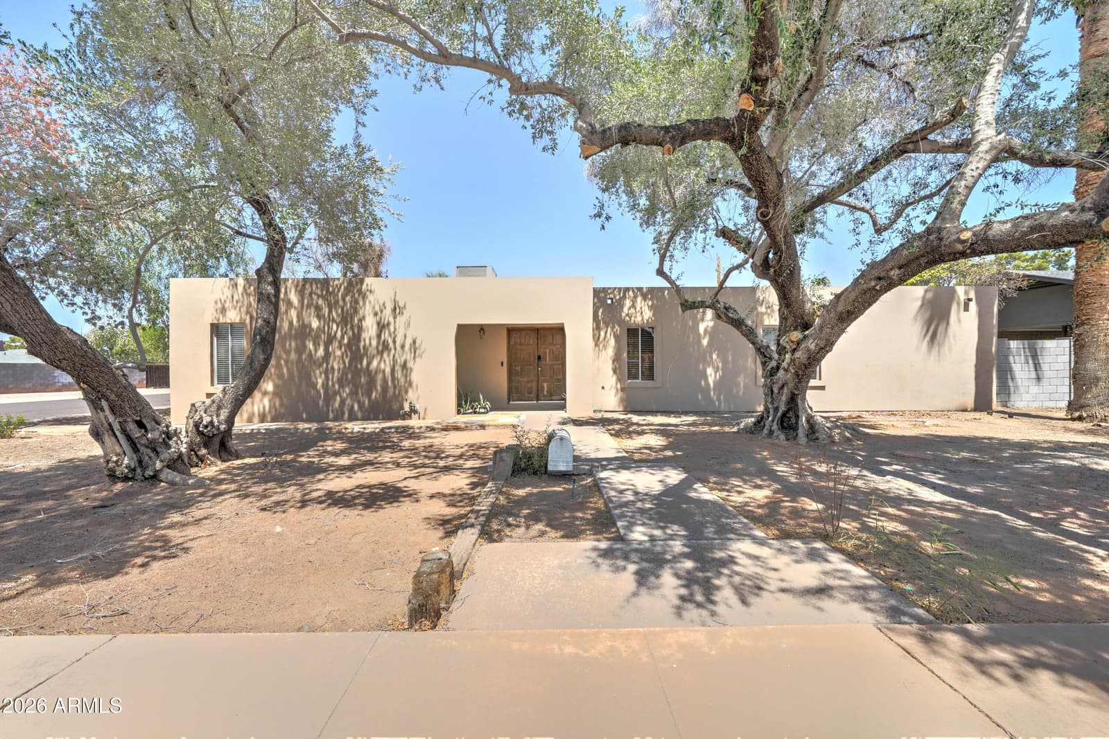 498 W Gail Drive, Chandler, AZ 85225 — photo 1 of 31